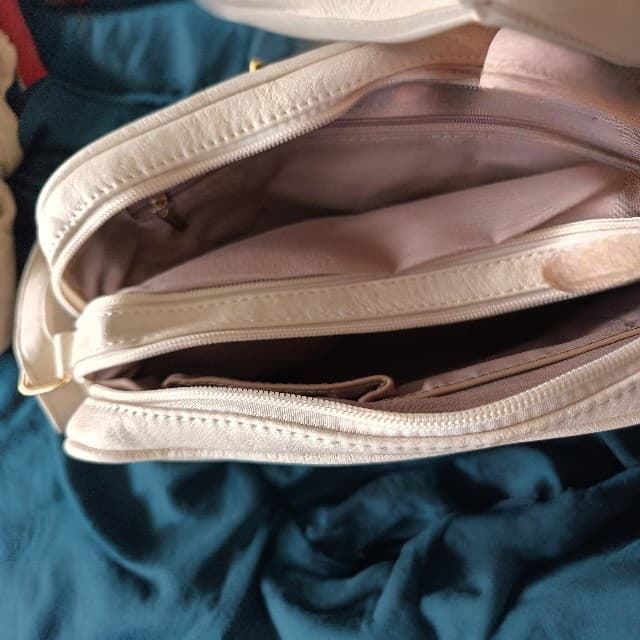 Bolso Crossbody PARROT KING en piel Vegana , Color Beige. - Imagen 6