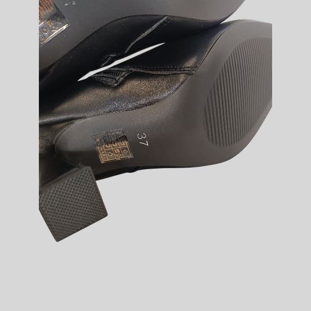 Botas Slouchy 'Glam' Negras Virucci con Tacón Escultural y Punta Afilada. - Imagen 9