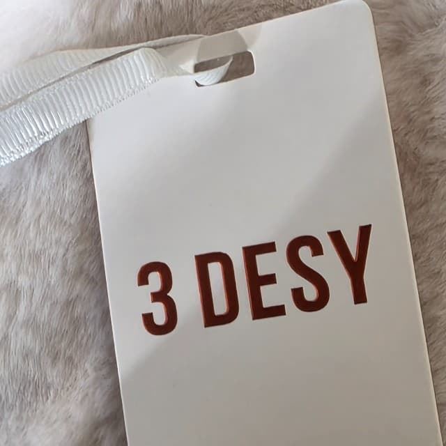 Chaleco "3 DESY" Blanco Marfil - Efecto Piel Suave con Cremallera - Imagen 7