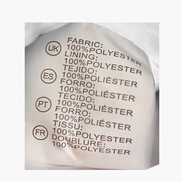 Chaleco Acolchado Crop Negro de Cuello Alto – Estilo Urbano y Moderno. - Imagen 4